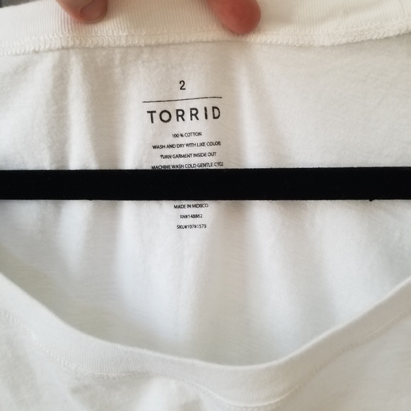 SOLD Torrid Sugar Skull Raglan Baseball Tee Size 2 - Picture 2 of 7